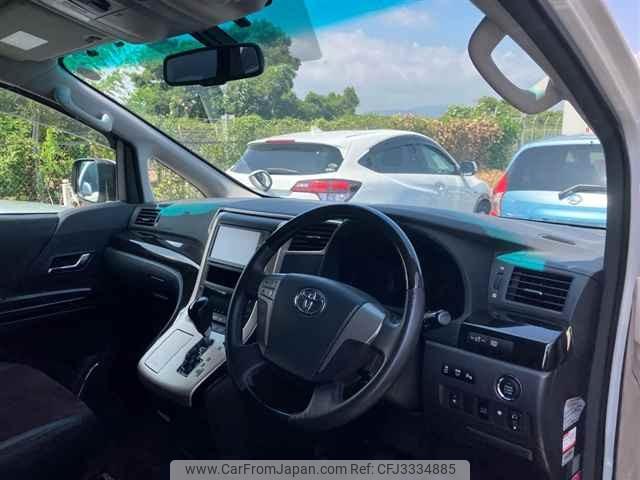 Toyota Alphard thumbnail 4
