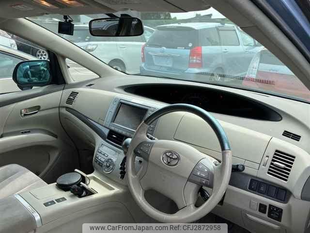 Toyota Estima Hybrid thumbnail 4