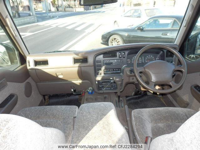 Nissan Caravan Coach 1996 thumbnail 3