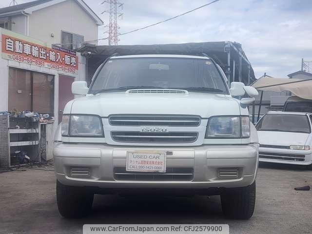 Isuzu Bighorn 2000 thumbnail 2