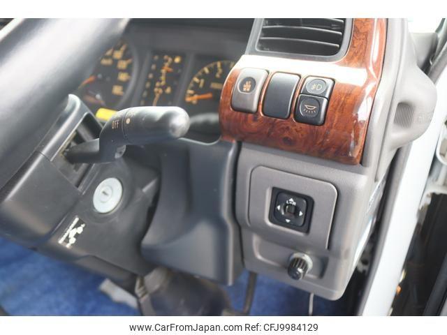 Isuzu Elf Truck 2000 thumbnail 34