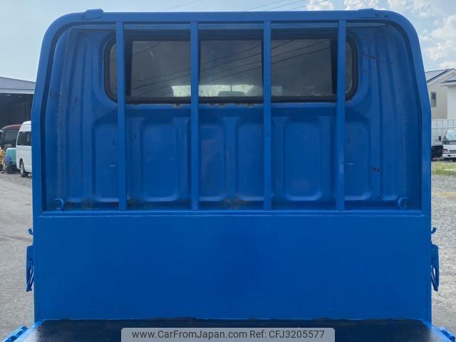 Mitsubishi Fuso Canter Guts 2001 thumbnail 9