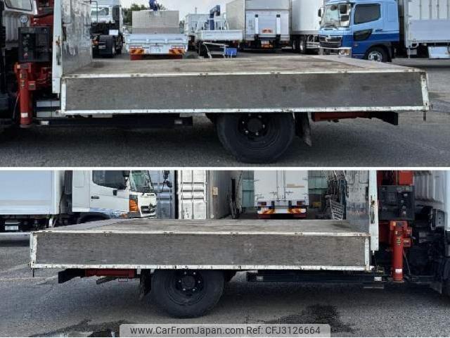 Mitsubishi Fuso Canter 2000 thumbnail 17