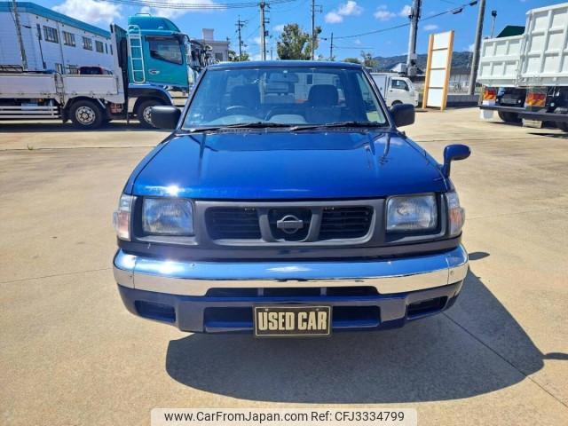 Nissan Datsun Pickup 2000 thumbnail 4