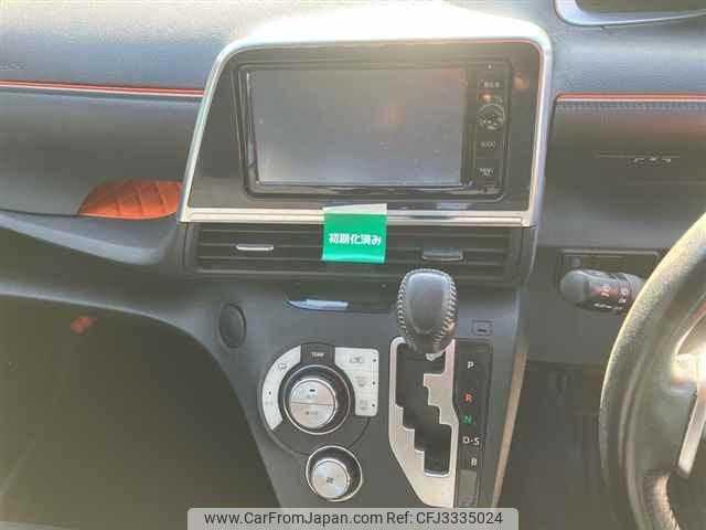Toyota Sienta thumbnail 7