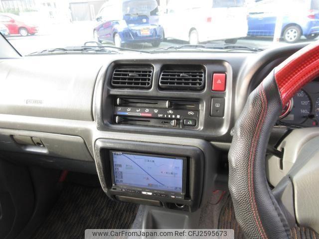 Suzuki Jimny 2001 thumbnail 5