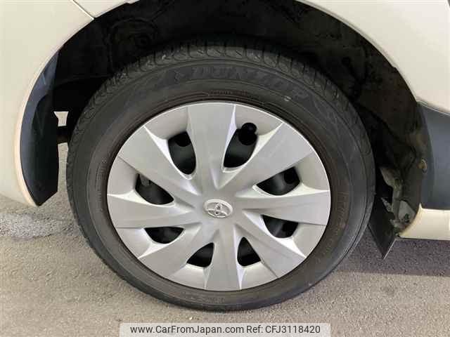 Toyota Sienta thumbnail 10