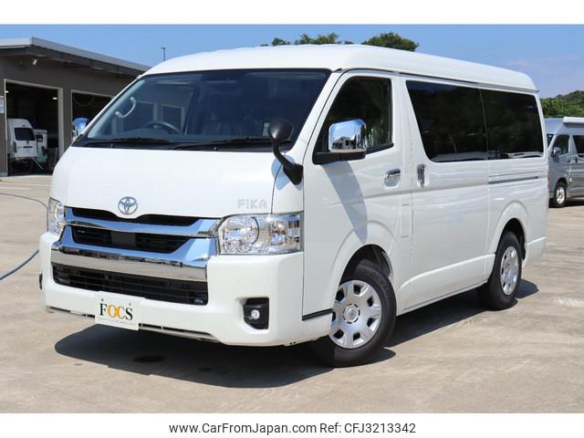 Toyota Hiace Wagon thumbnail 2