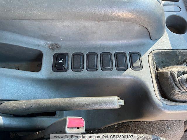 Mitsubishi Fuso Fighter 1995 thumbnail 20