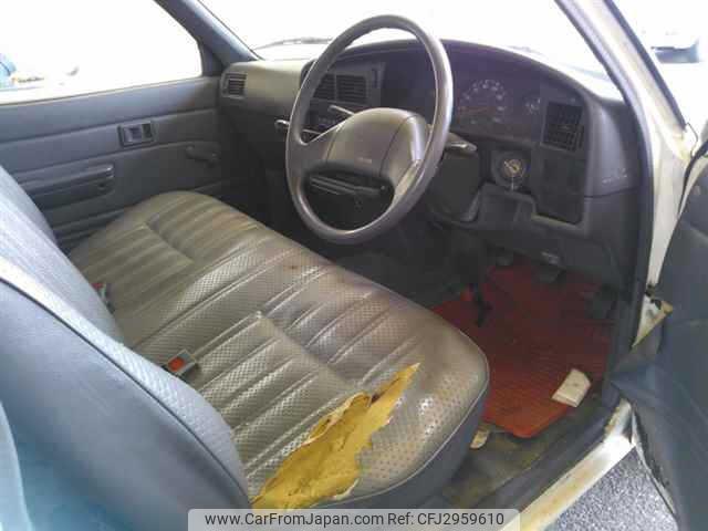 Toyota Hilux 1990 thumbnail 4