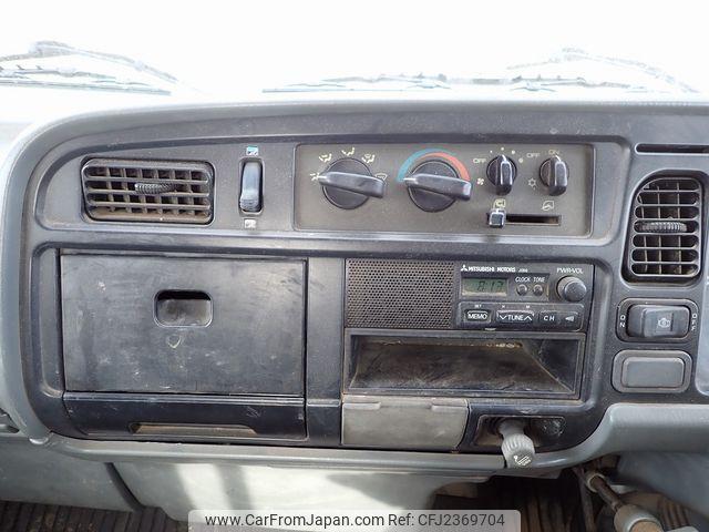 Mitsubishi Fuso Canter 2001 thumbnail 29