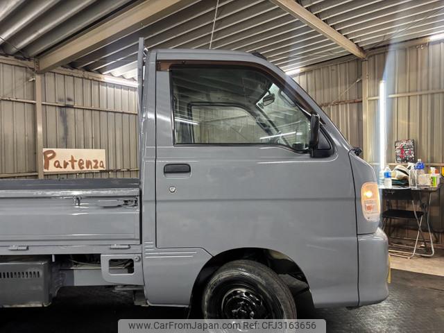 Daihatsu Hijet Truck 2000 thumbnail 14