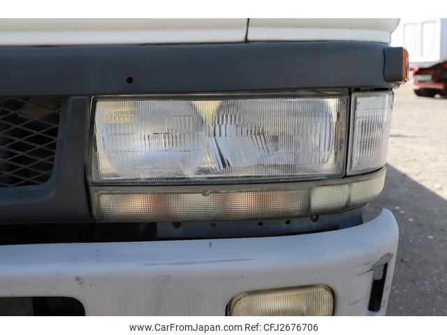 Mitsubishi Fuso Canter 2000 thumbnail 22