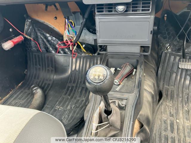 Nissan Sunny Truck 1993 thumbnail 11