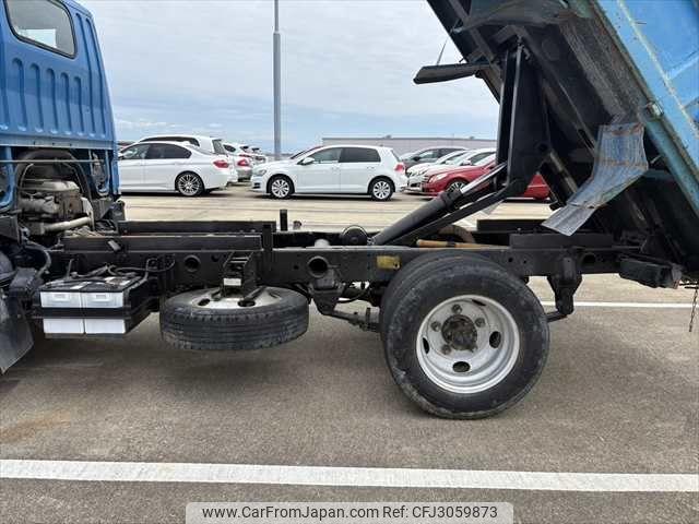 Mitsubishi Fuso Canter 2000 thumbnail 15