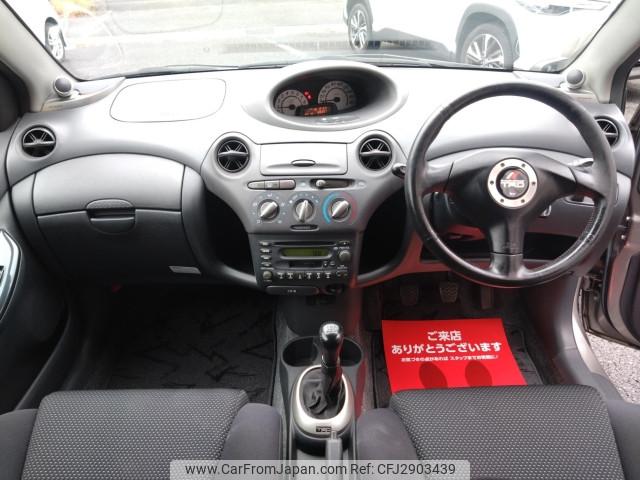 Toyota Vitz 2001 thumbnail 3