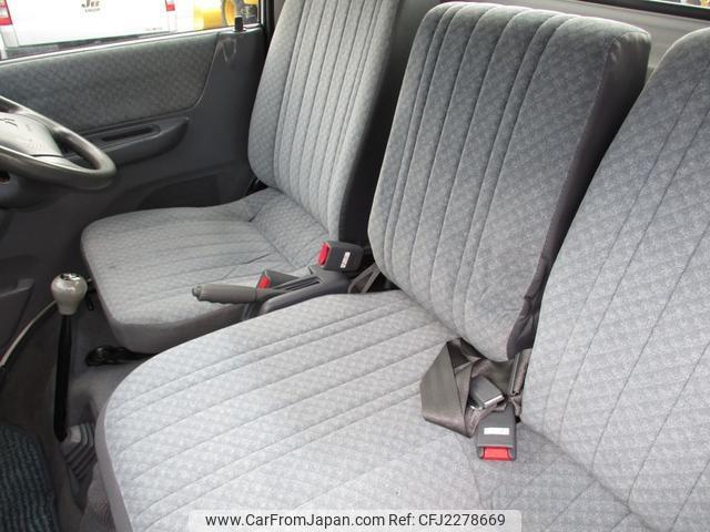 Mitsubishi Delica Truck 2001 thumbnail 6