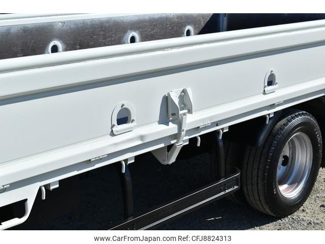Mitsubishi Fuso Canter 1997 thumbnail 49