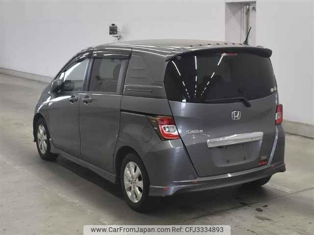 Honda Freed Spike thumbnail 2