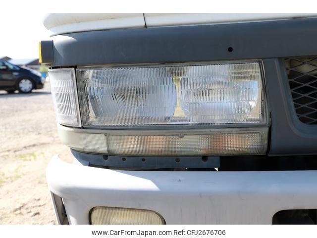 Mitsubishi Fuso Canter 2000 thumbnail 21