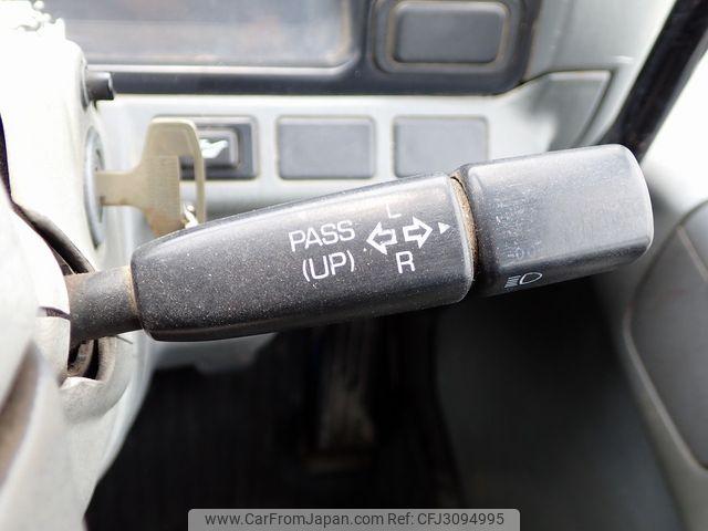 Mitsubishi Fuso Canter 1997 thumbnail 32