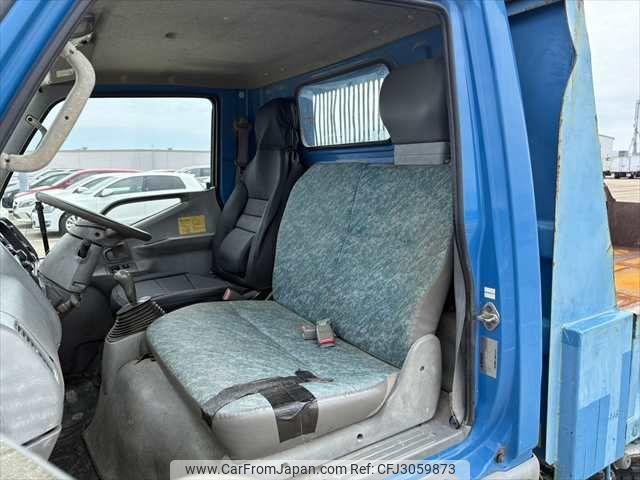 Mitsubishi Fuso Canter 2000 thumbnail 27