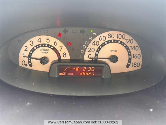Toyota Fun Cargo 2001 thumbnail 6