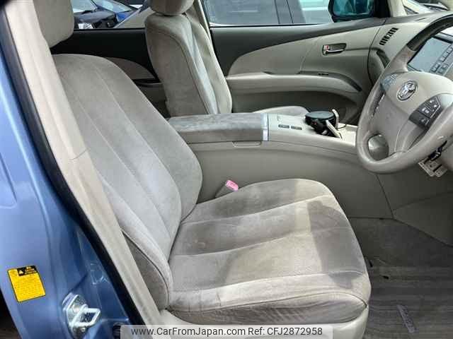 Toyota Estima Hybrid thumbnail 8