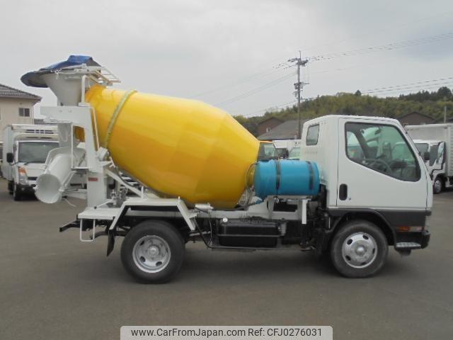 Mitsubishi Fuso Canter 2001 thumbnail 3