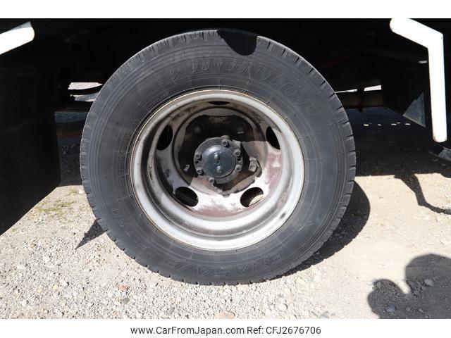 Mitsubishi Fuso Canter 2000 thumbnail 16