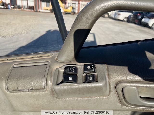 Mitsubishi Fuso Fighter 1995 thumbnail 21