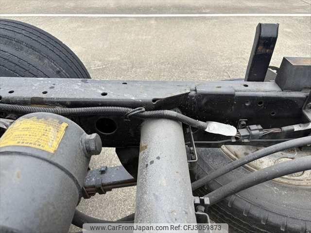 Mitsubishi Fuso Canter 2000 thumbnail 46