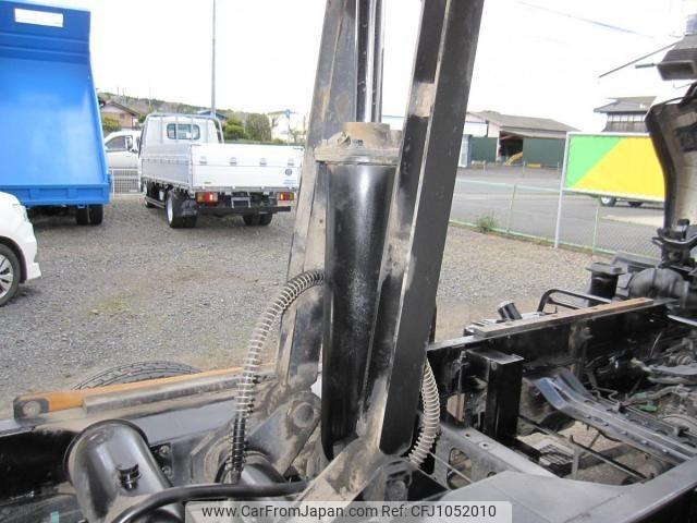 Isuzu Forward 2000 thumbnail 29