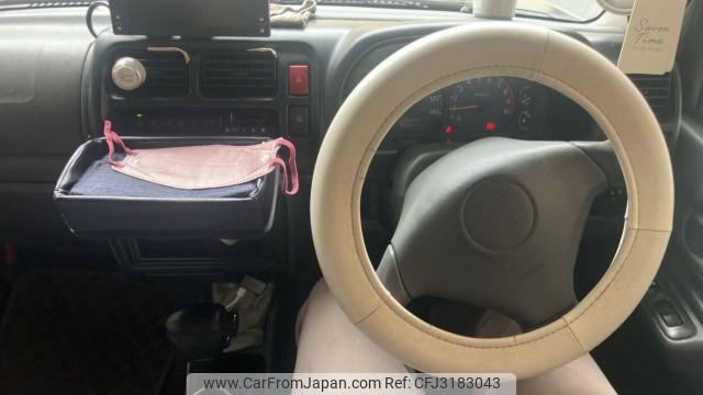 Suzuki Jimny 2001 thumbnail 16