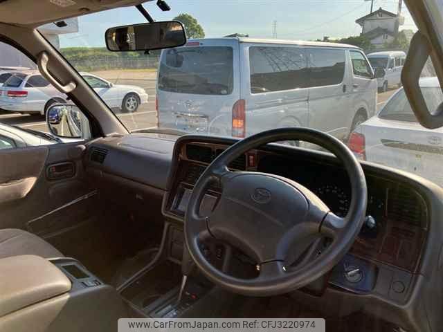 Toyota Hiace Wagon thumbnail 4