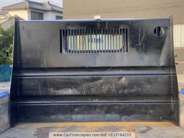 Mitsubishi Fuso Canter 2000 thumbnail 10