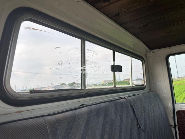 Toyota Hiace Truck 1989 thumbnail 12