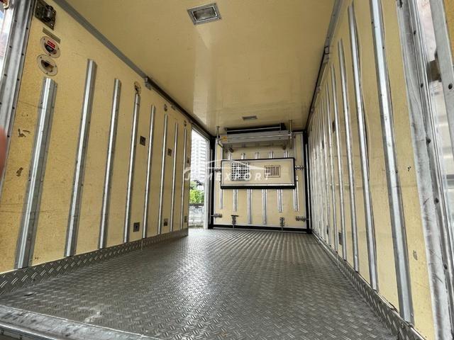 Mitsubishi Fuso Canter 1998 thumbnail 30