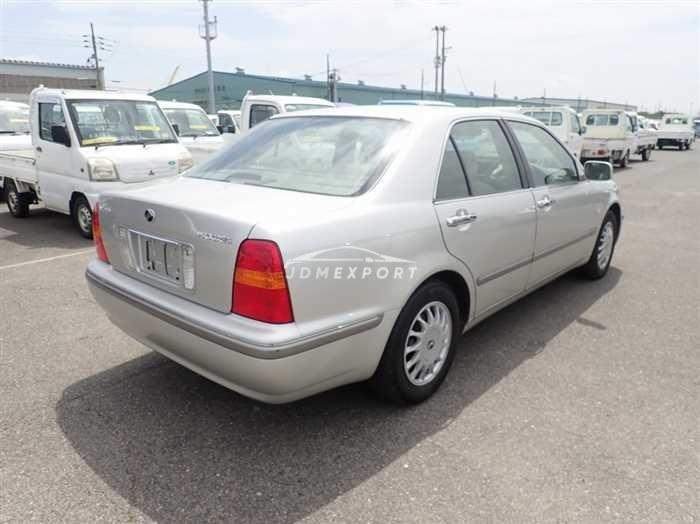 Toyota Progres 1999 thumbnail 3