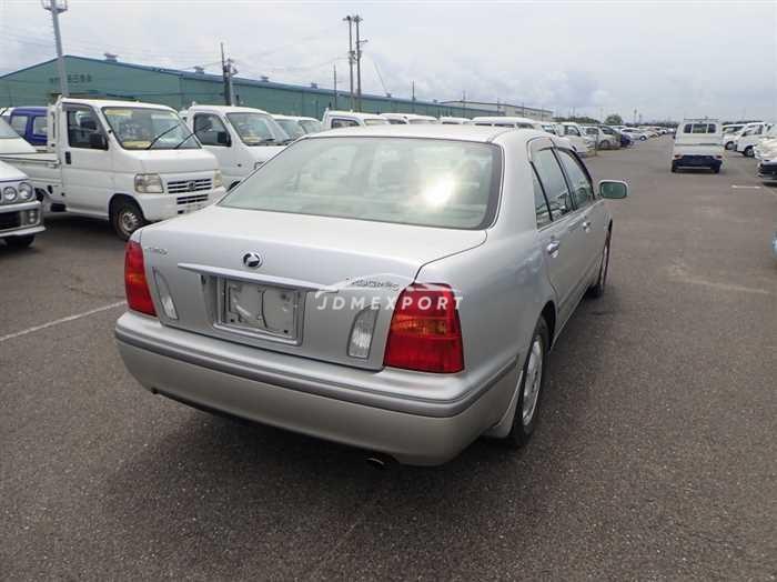 Toyota Progres 2001 thumbnail 5