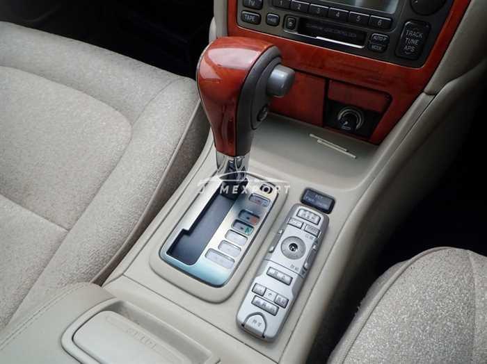 Toyota Progres 2001 thumbnail 25