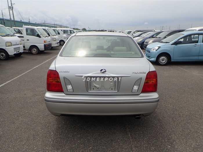 Toyota Progres 2001 thumbnail 8