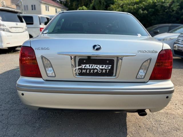 Toyota Progres 2001 thumbnail 2
