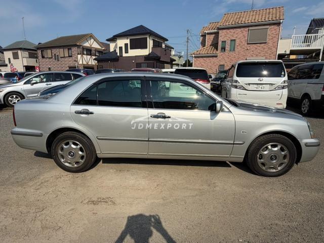 Toyota Progres 2001 thumbnail 4