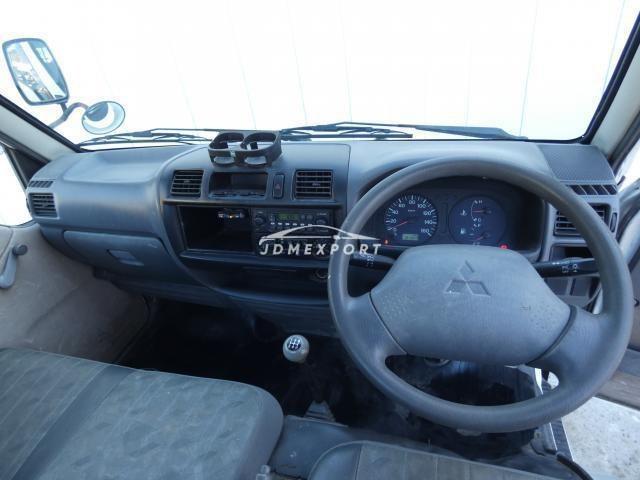 Mitsubishi Delica Truck 2001 thumbnail 3
